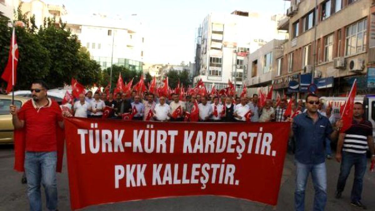 Aliağa Teröre Karşı Tek Vücut Oldu