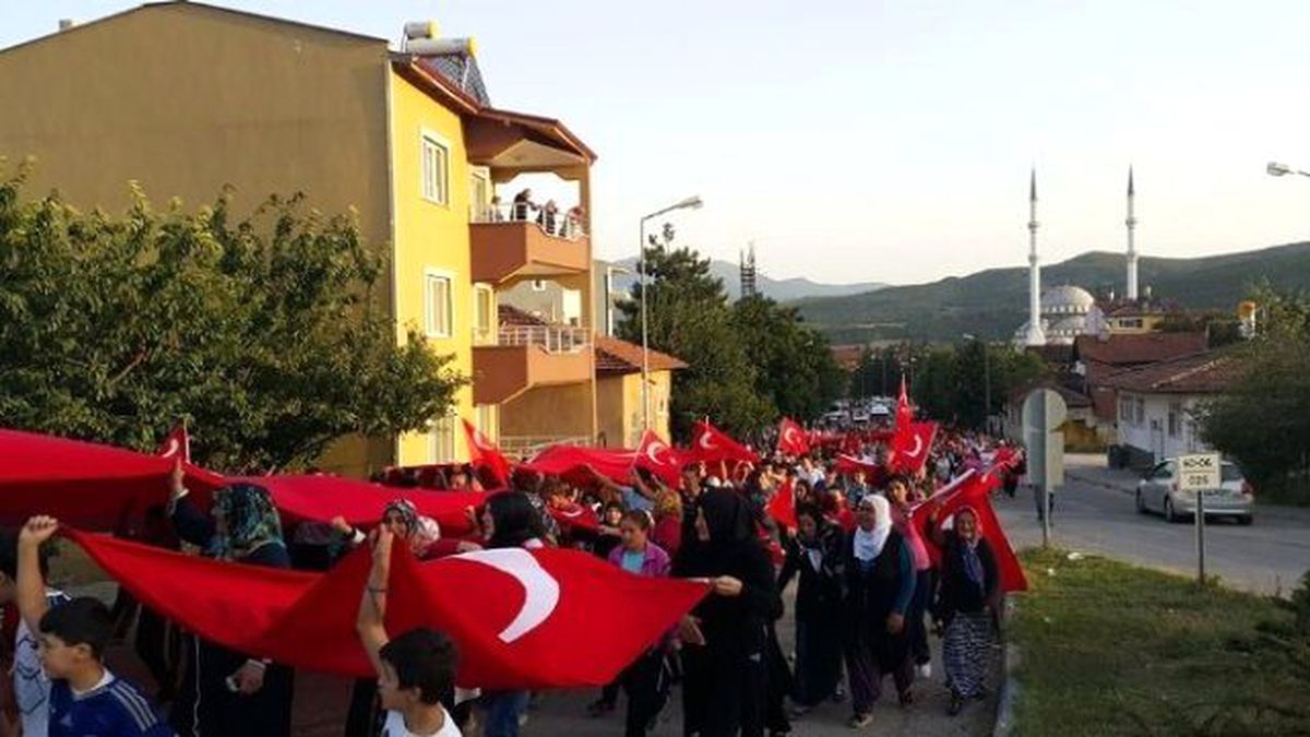 Almus\'ta Teröre Tepki Yürüyüşü