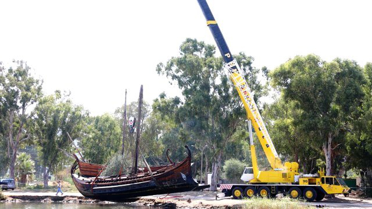 Antik Kanal Için Kollar Sıvandı