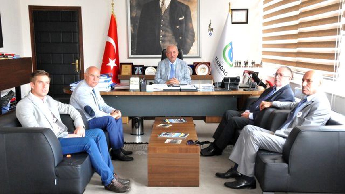 Başkan Eşkinat ve Kesckemet heyeti Başkan Albayrak\'ı >iyaret