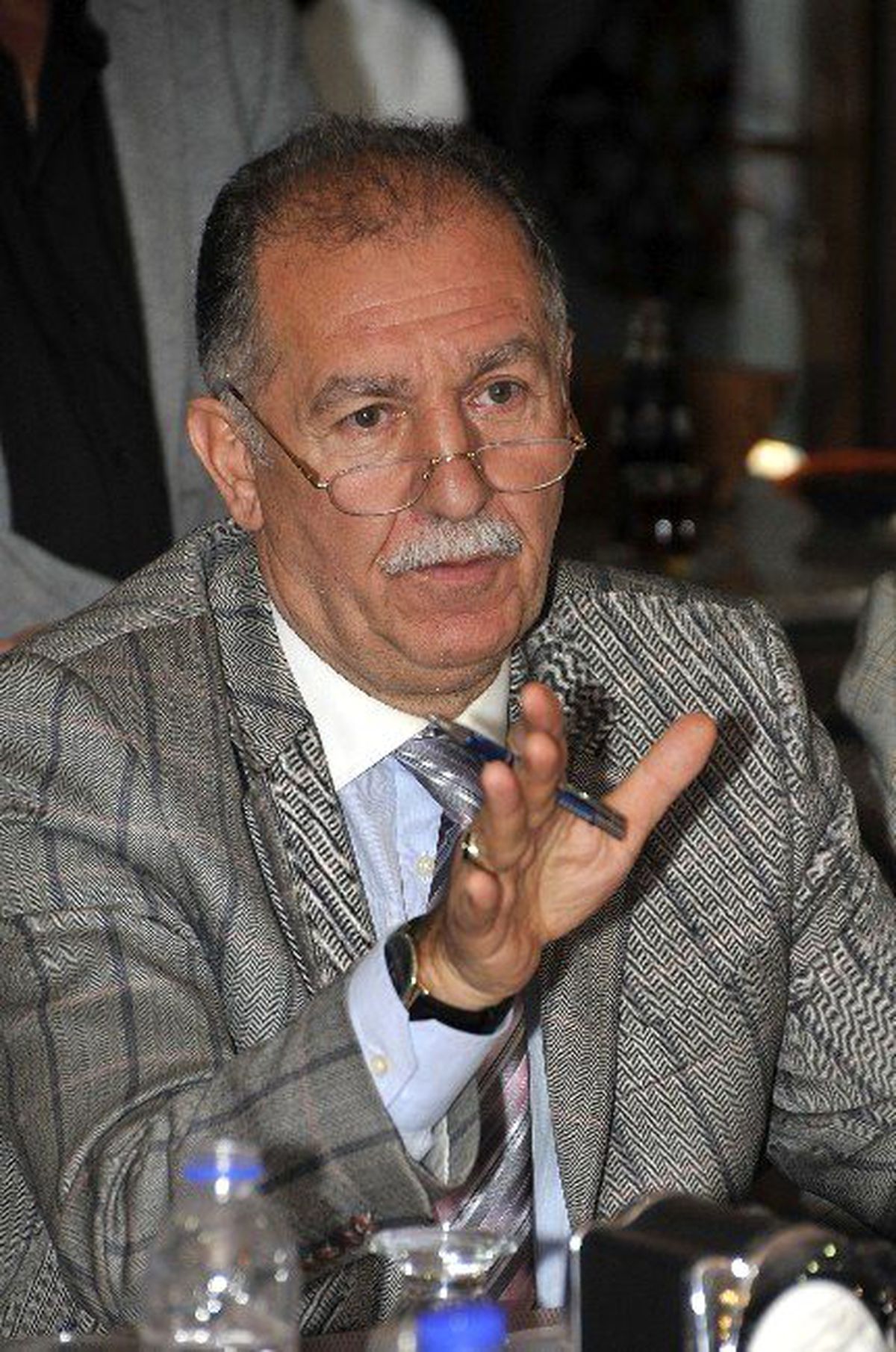 Başkan Fırat\'tan Sağduyu Çağrısı