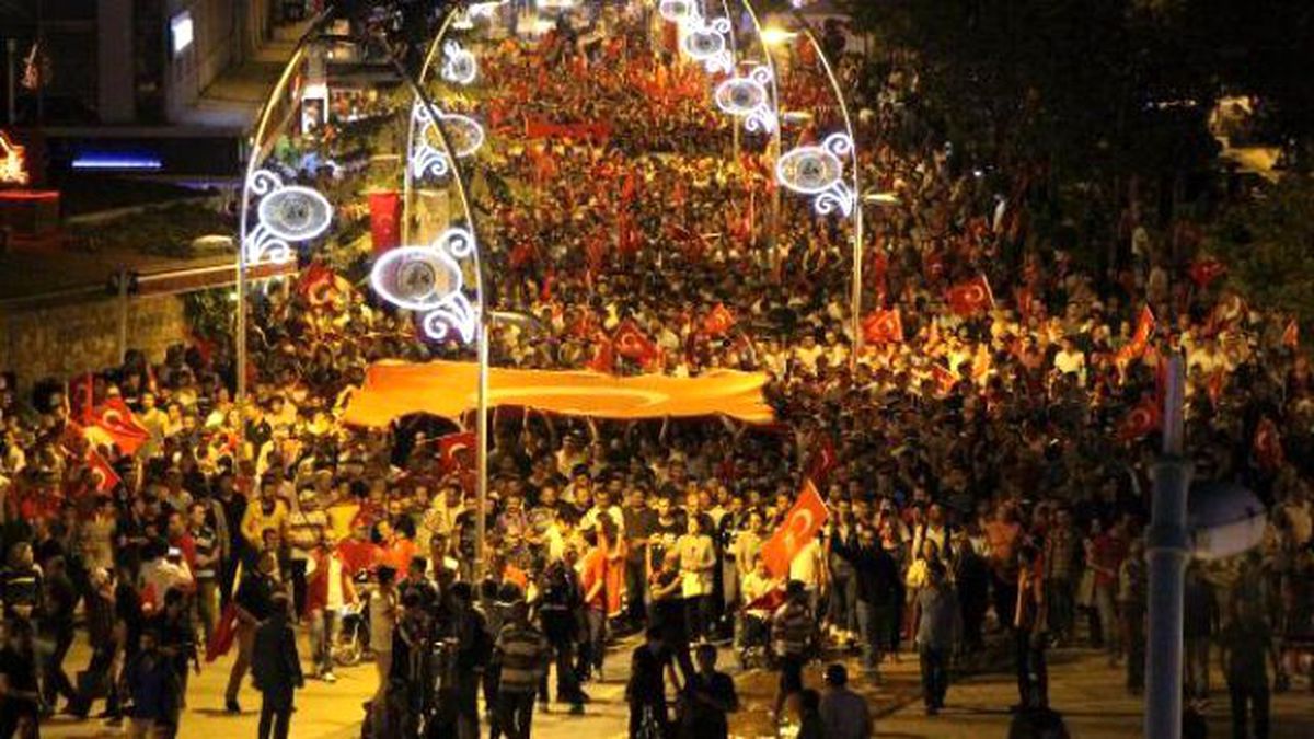 Bolu\'da 10 Bin Kişilik Terör Protestosu