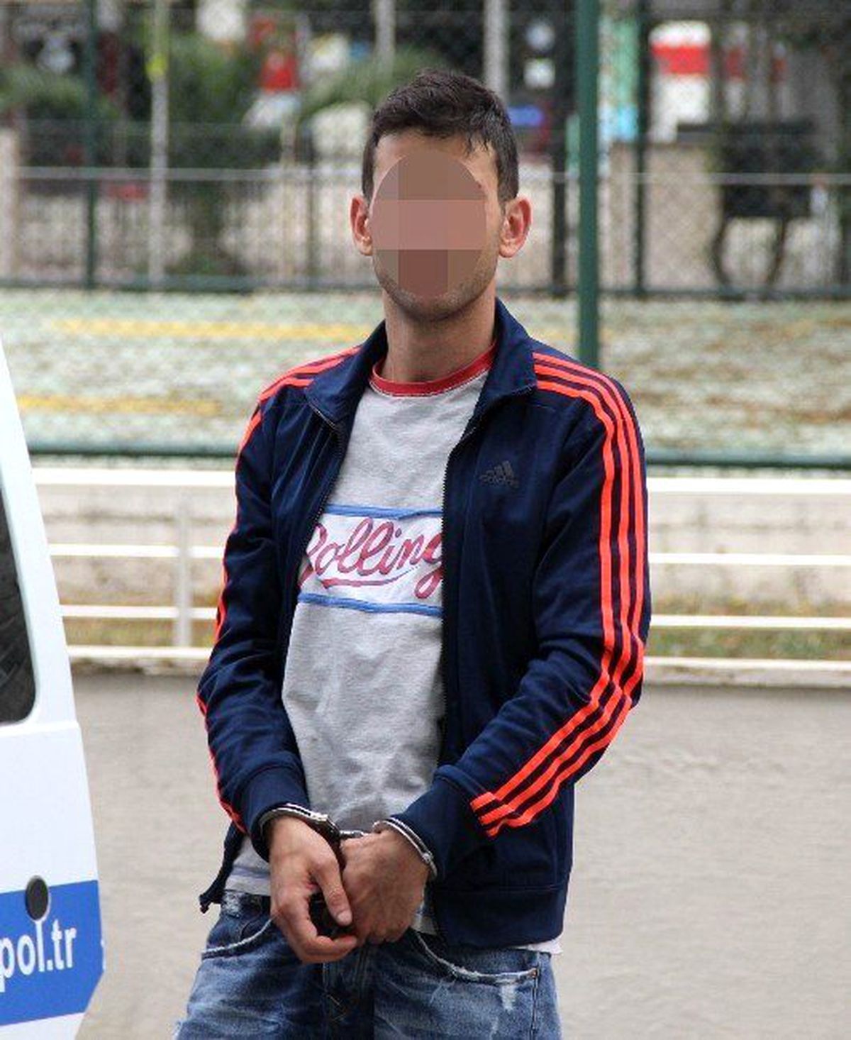 Evin Önündeki Ayakkabıları Yaktığı İddia Edilen Genç Gözaltına Alındı