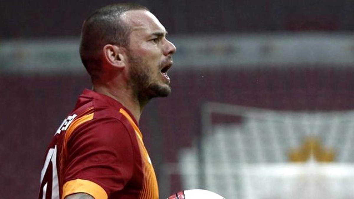Fenerbahçe: Sneijder\'le İlgilenmiyoruz