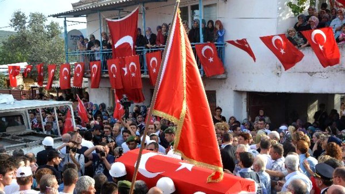 Gözyaşları Şehit Polis İçin Aktı