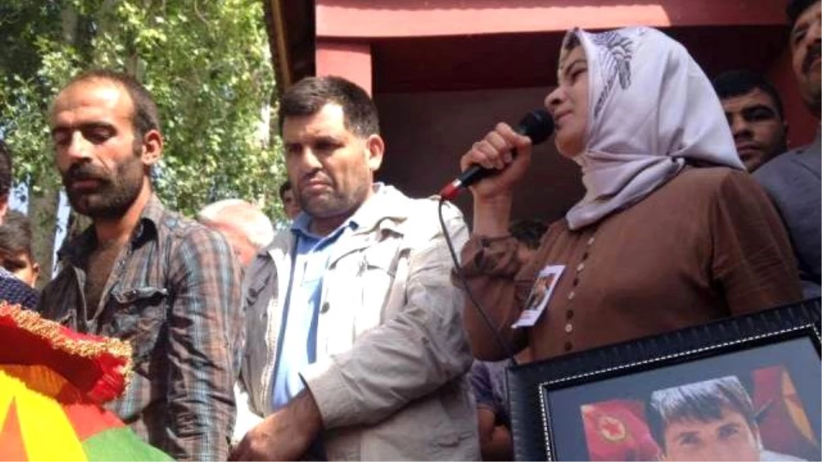 HDP Milletvekili, 1 Polisi Şehit Eden Teröristin Cenazesine Katıldı