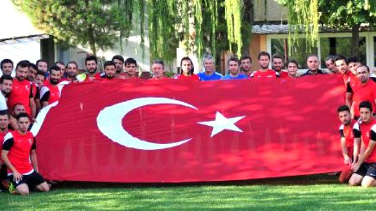 İnegölspor\'dan Teröre Bayraklı Tepki
