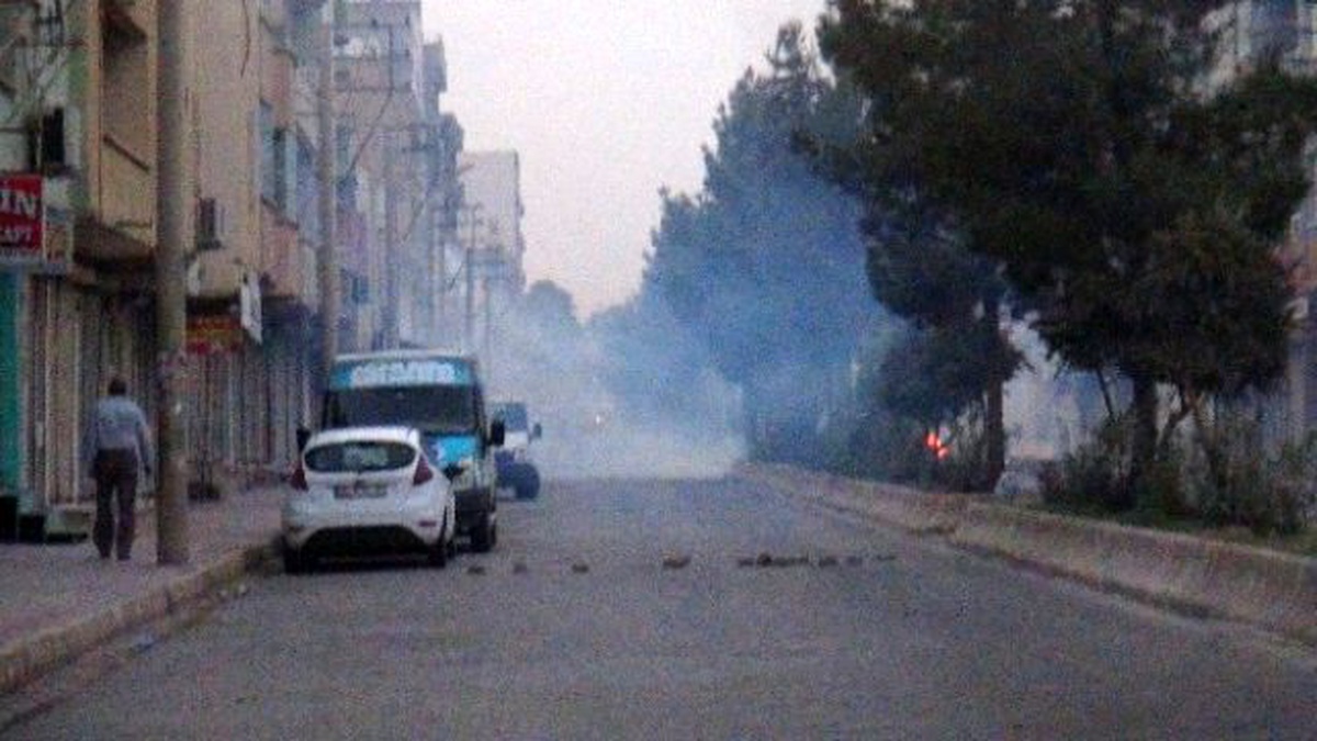 İpekyolu Karayoluna Çıkmak İsteyen Gruba Polis Müdahalesi