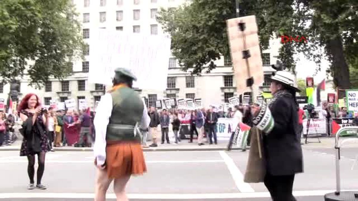 İsrail Başbakanı Netanyahu, Londra\'da Protesto Edildi.