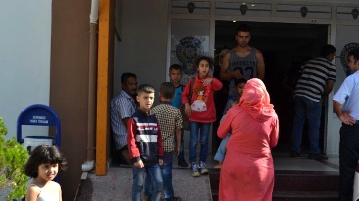 Kaçaklar Otobüsleri Feribot Kuyruğunda Arızalanınca Yakalandı