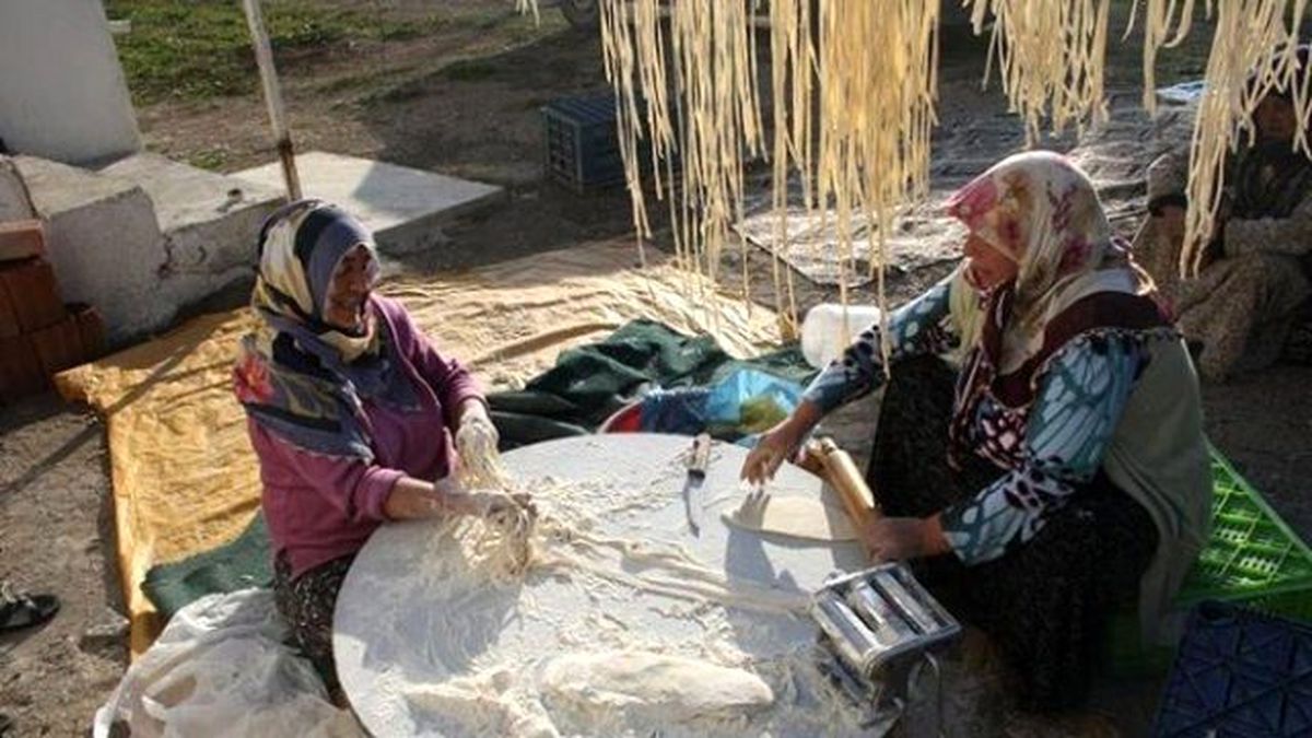Kars\'ta Erişte Kesilmeye Başladı