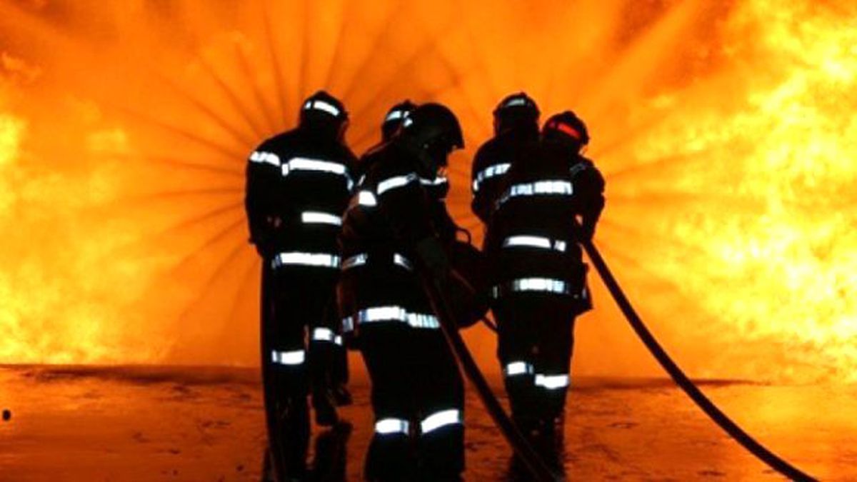 İETT Garajında 2 Otobüs Kül Oldu