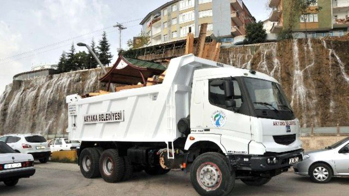 Keçiören Belediyesi, Akyaka Belediyesi\'ne Araç Hibe Etti