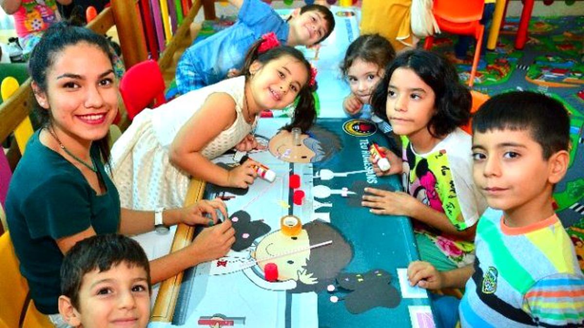 Kelebek Atölyesinde Neşeli Dersler