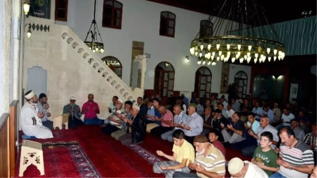 Kelkit\'te Teröre Lanet, Şehitlere Rahmet Etkinliği Düzenlendi