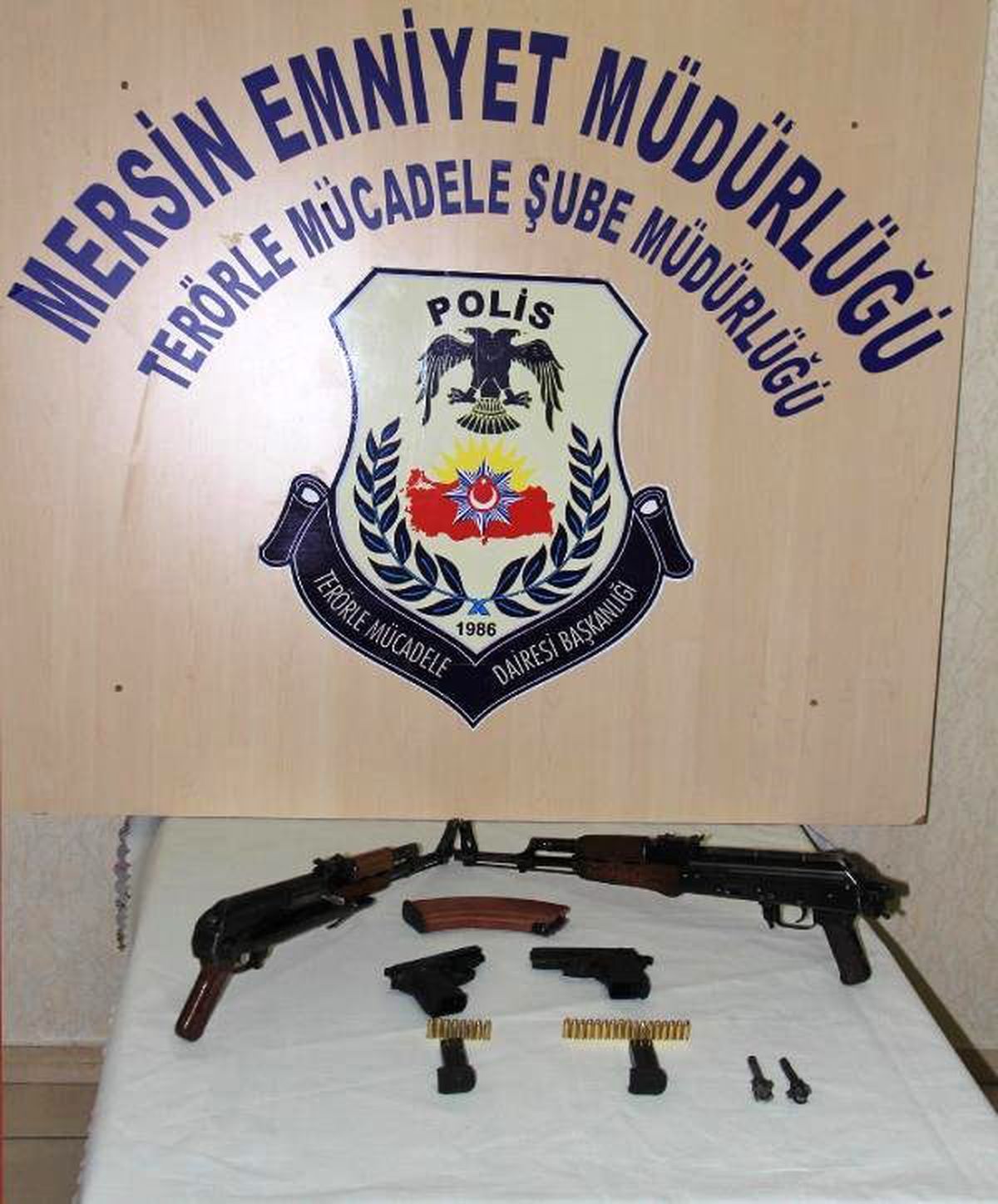 Mersin\'de Terör Operasyonu: 2 Gözaltı