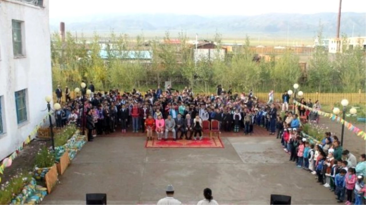 Moğolistan\'da Eğitime Tika Desteği Devam Ediyor