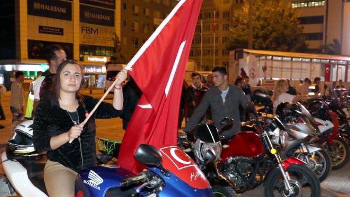 Motosikletli Grup Terörü Lanetledi