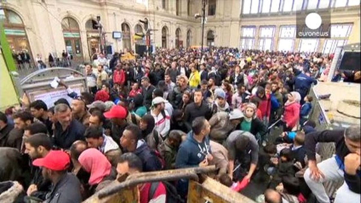 Mülteci Krizi: Avusturya, Macaristan ile Tren Seferlerini Durdurdu