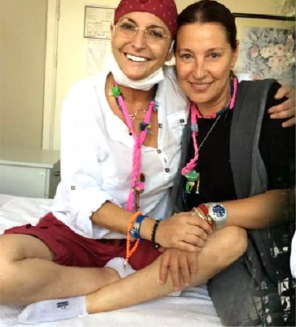 Ünlü Şarkıcı Naşide Göktürk Hastaneye Yatırıldı