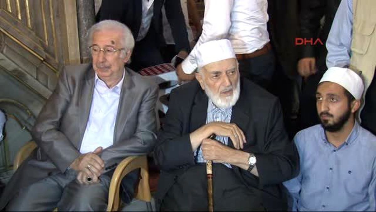 Osmanlı Hanedanı Üyesi Osmanoğlu Ailesi Şehitler İçin Mevlit Okuttu