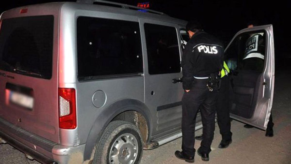 Polis Memurunun Aracında 30 Kilogram Eroin Çıktı