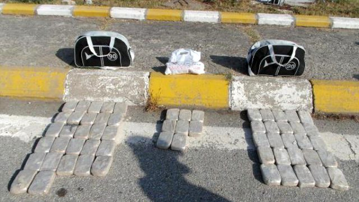 Polis Memurunun Otomobilinde 30 Kilo Eroin Ele Geçirildi