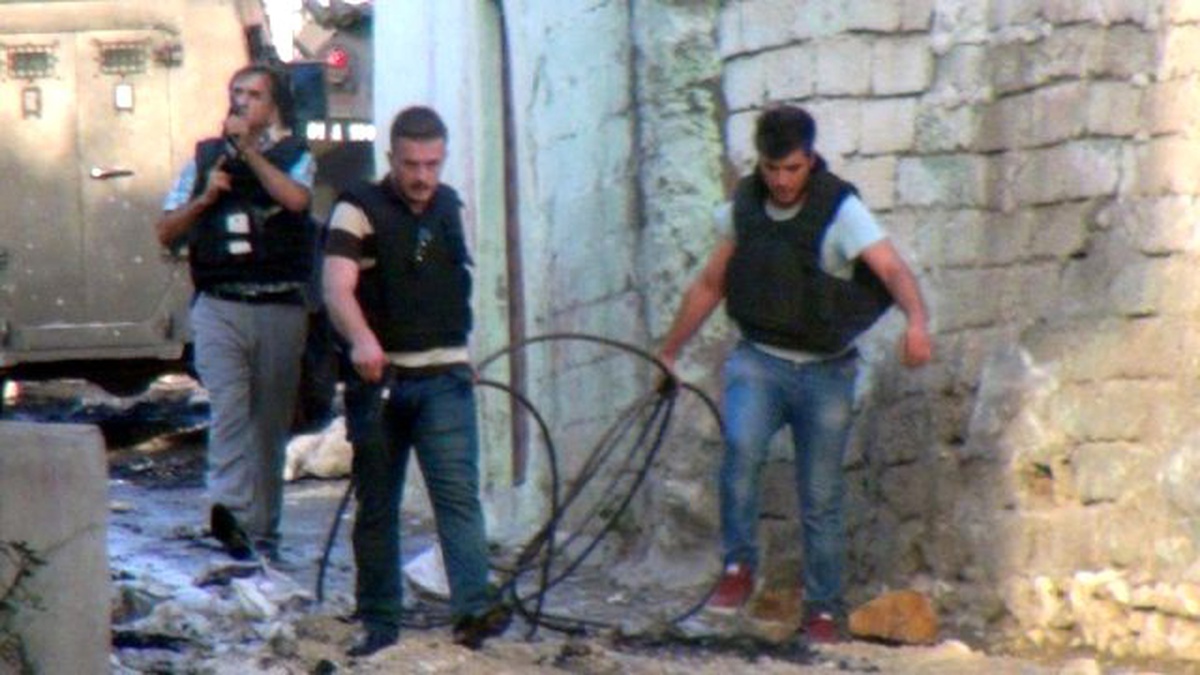 Silvan\'da Polis Merkezine Bombalı Saldırı