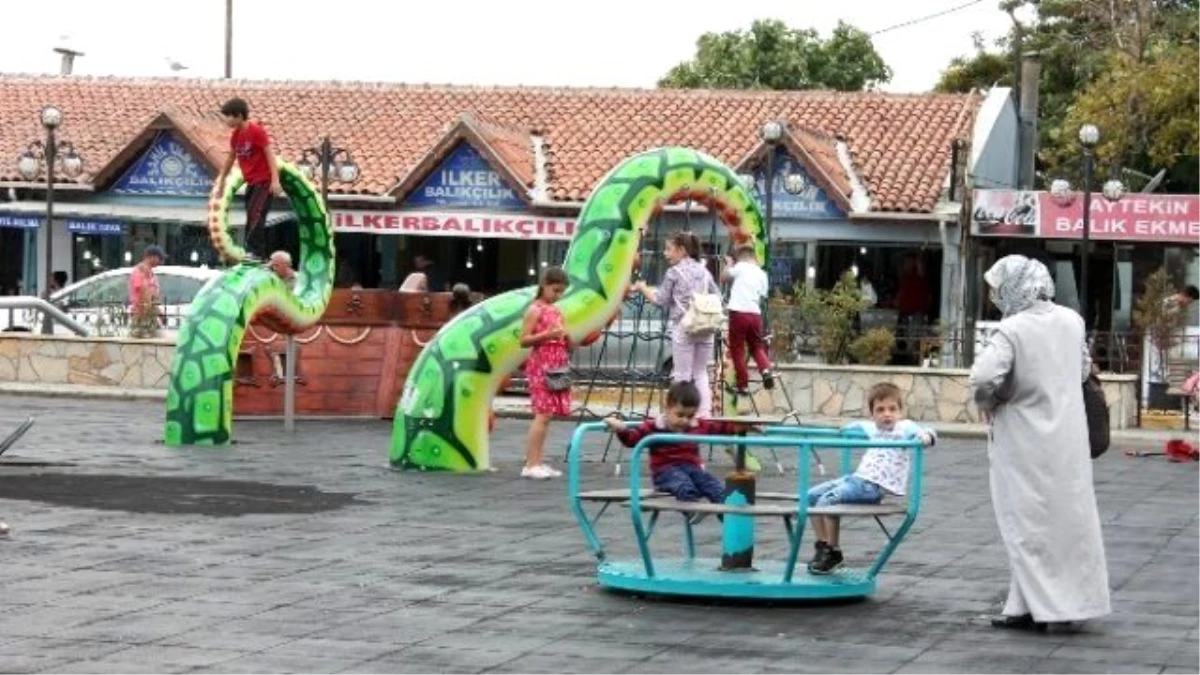 Tekirdağ\'da Çocuklar Tatilin Son Günlerini Oyun Parklarında Değerlendiriyor