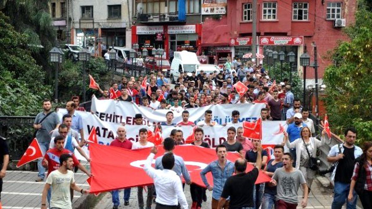 Trabzon\'da \'Teröre Lanet\' Yürüyüşü