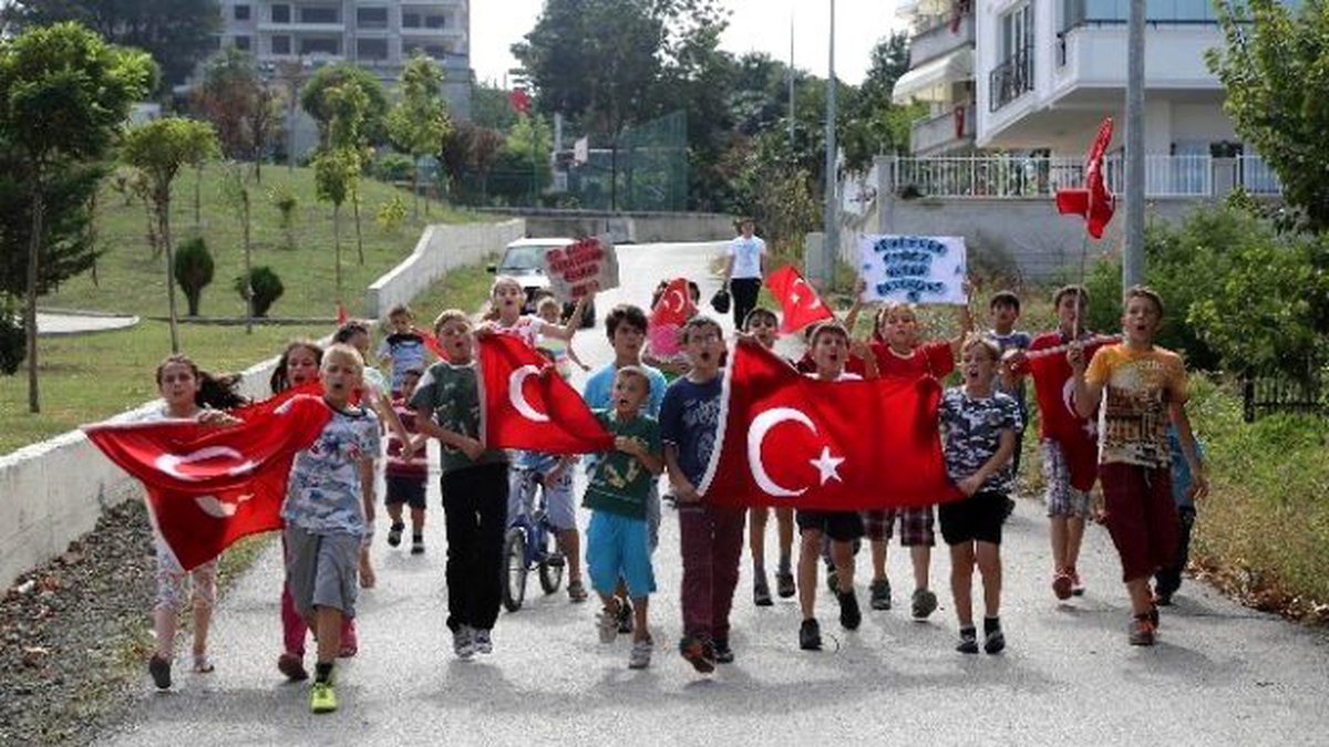 Yaşları Küçük, Yürekleri Büyük
