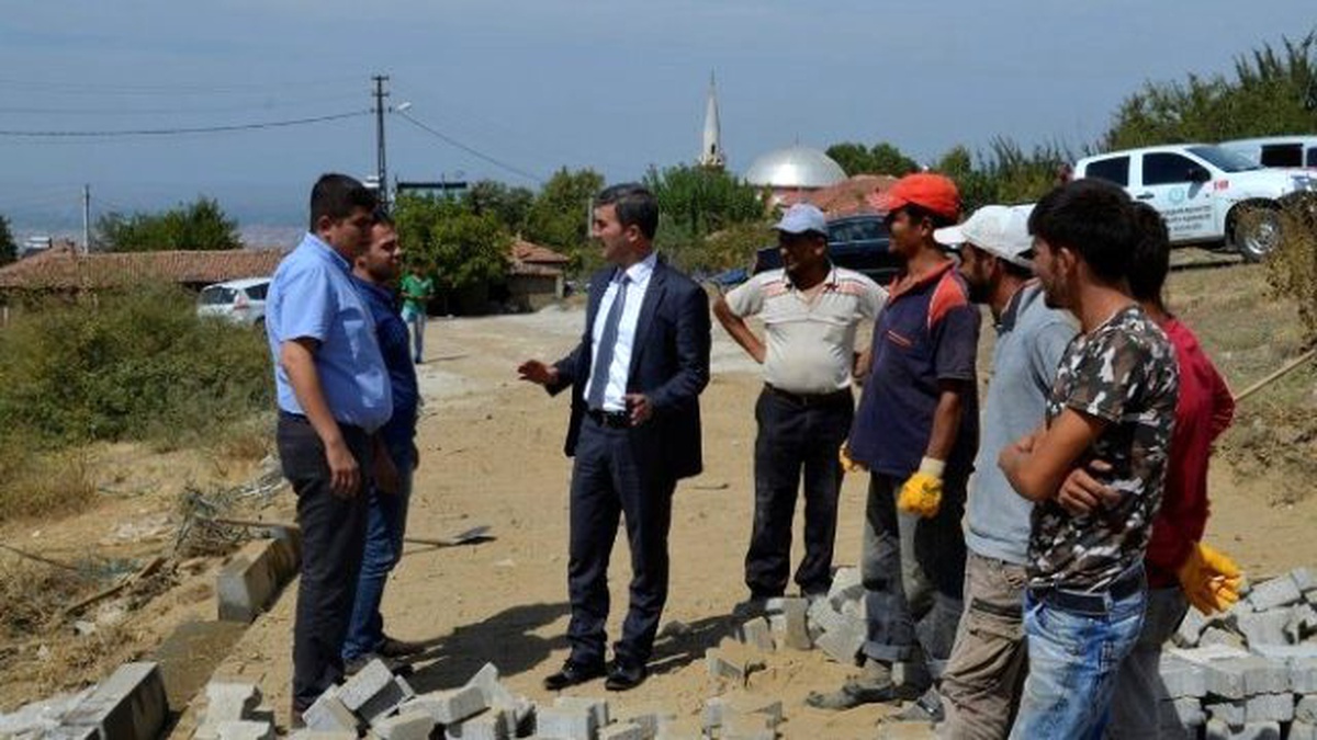 Yayla Mahallesi\'ne Parke Taşı Desteği