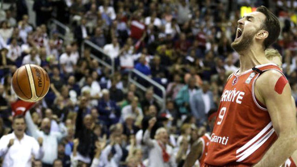 12 Devam Adam, İzlanda'yı Uzatmada Yendi