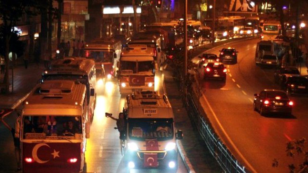 Adana\'da Konvoylu Terör Protestosu