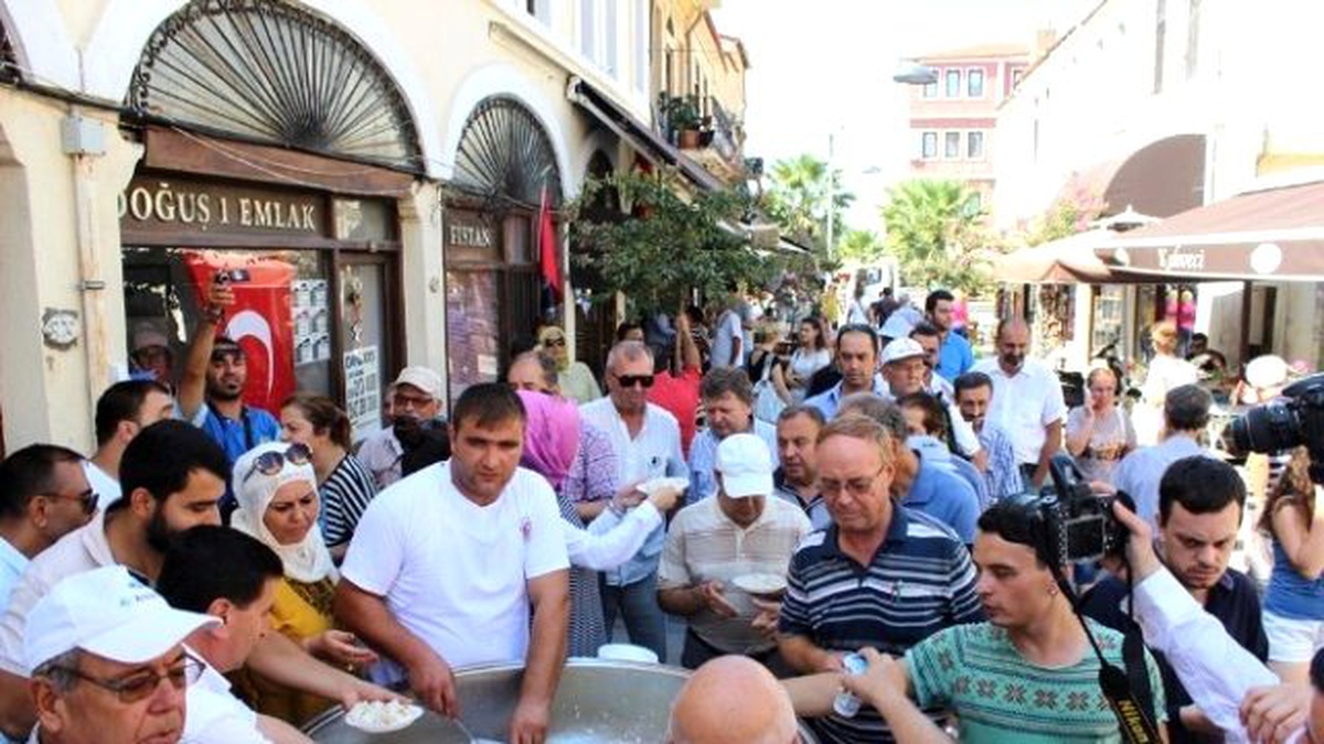 AK Parti Çanakkale Teşkilatı Şehitler İçin Mevlit Okuttu