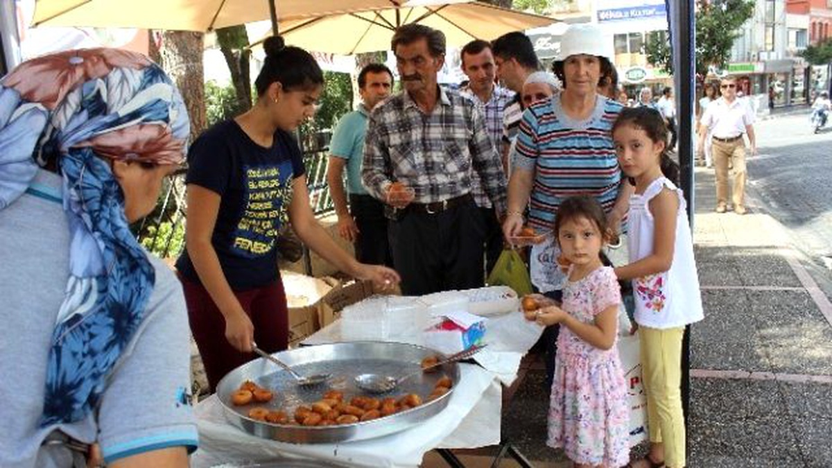 Aydın\'da Şehitlerin Ruhuna Lokma Döktürüldü