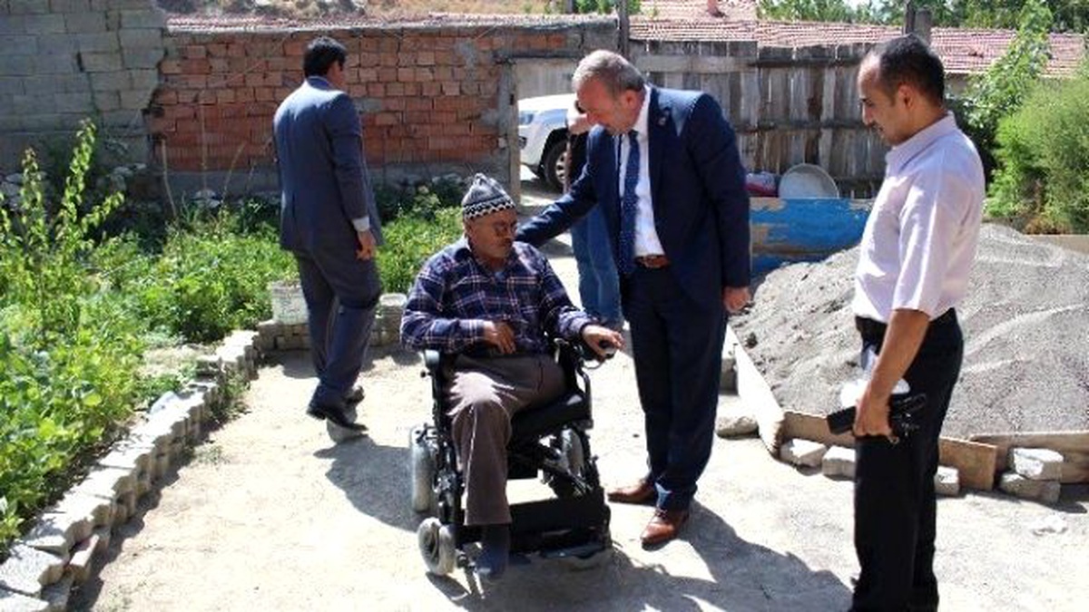 Başkan Şahiner Engelli Vatandaşı Sevindirdi