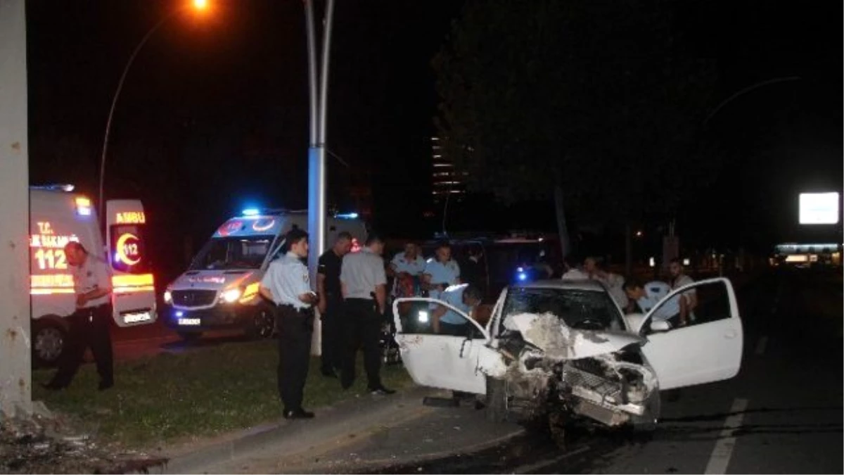 Başkent\'te İki Ayrı Kazada 7 Kişi Yaralandı