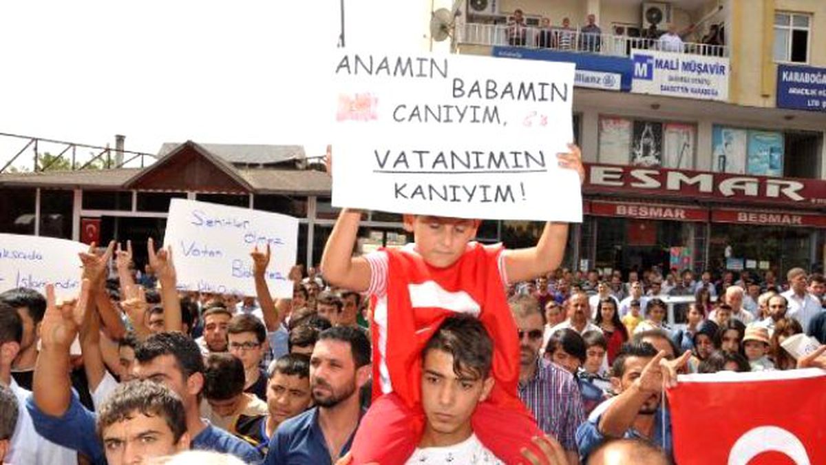 Besni\'de Terör Protestosu