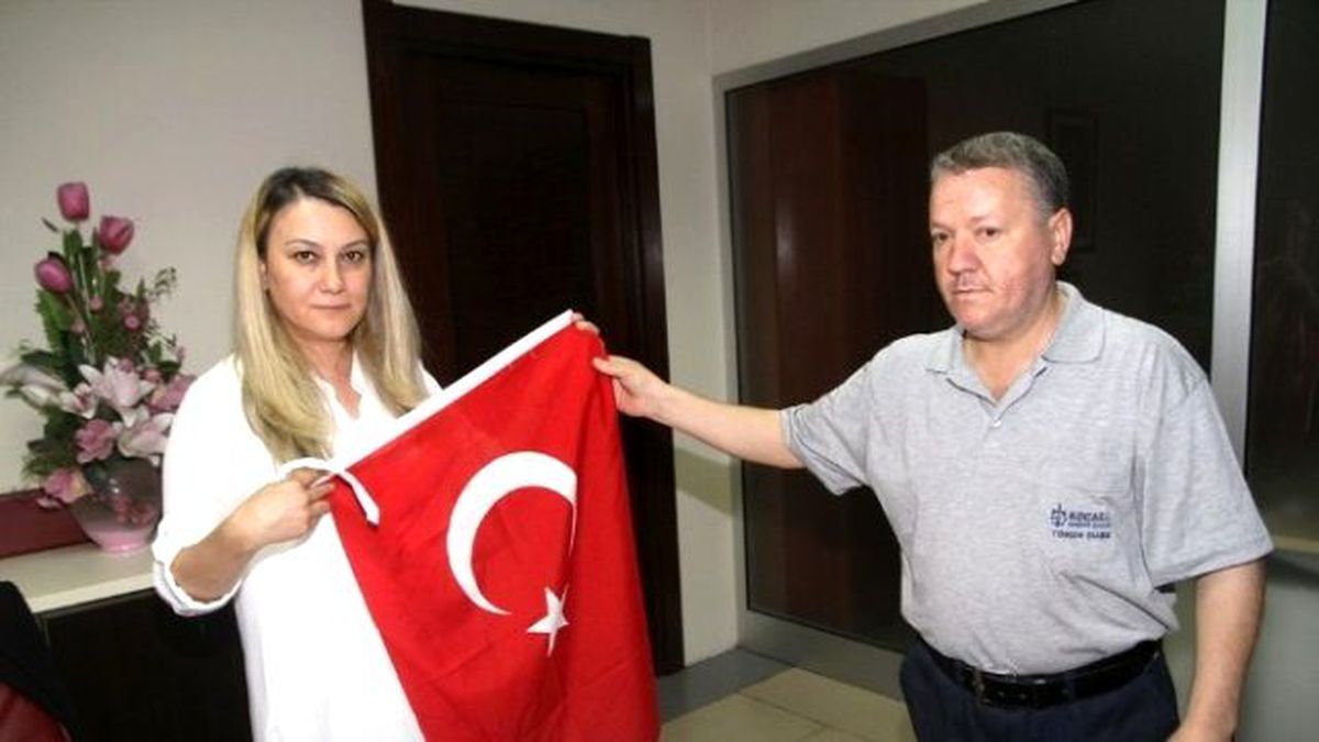 Büyükşehir\'den Personele Türk Bayrağı