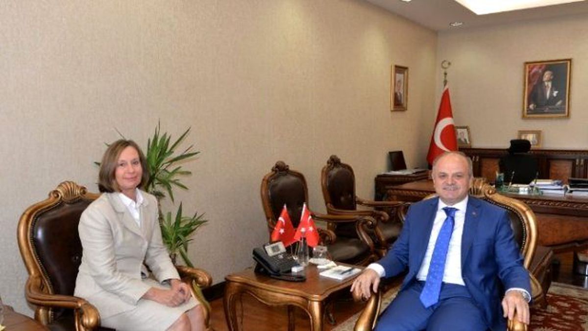 Çakacak: "Dünya, Suriyeli Sığınmacılar Konusuna Daha Fazla Hassasiyet Göstermeli"