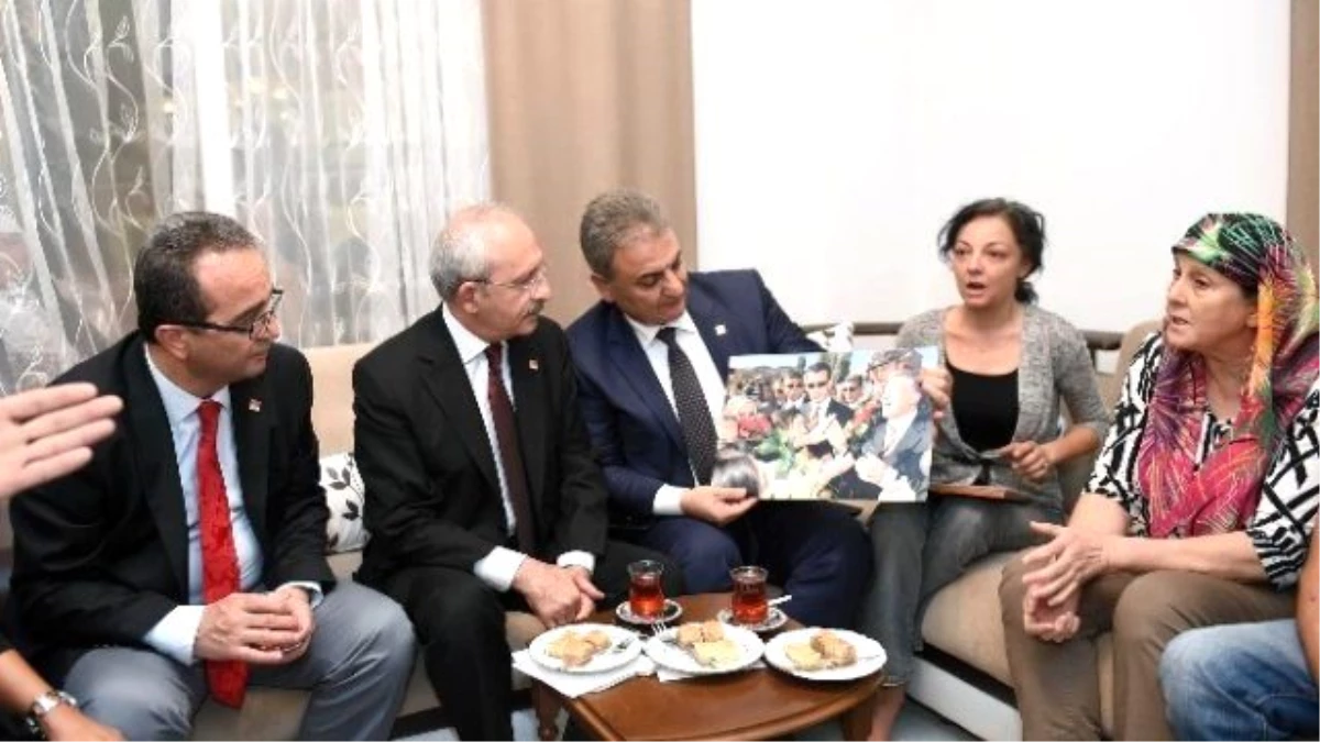 CHP Lideri Kılıçdaroğlu, Aydınlı Şehidin Evini Ziyaret Etti
