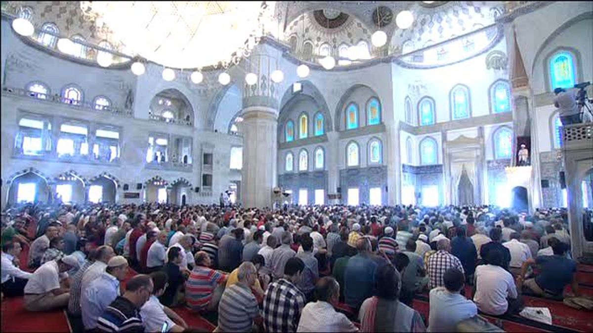 Cuma Hutbesinde "Birlik, Beraberlik ve Kardeşlik" Çağrısı