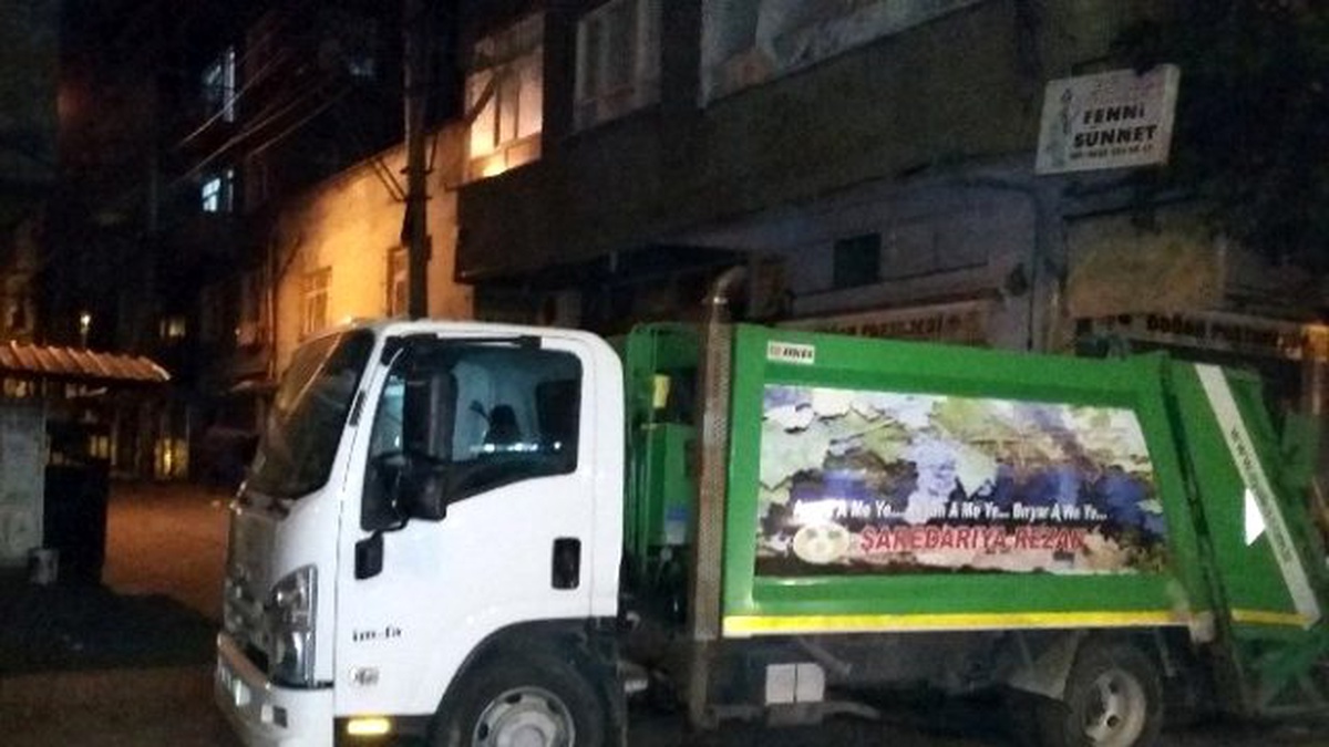 Diyarbakır\'da Maskeli Grup Polise Patlayıcılarla Saldırdı