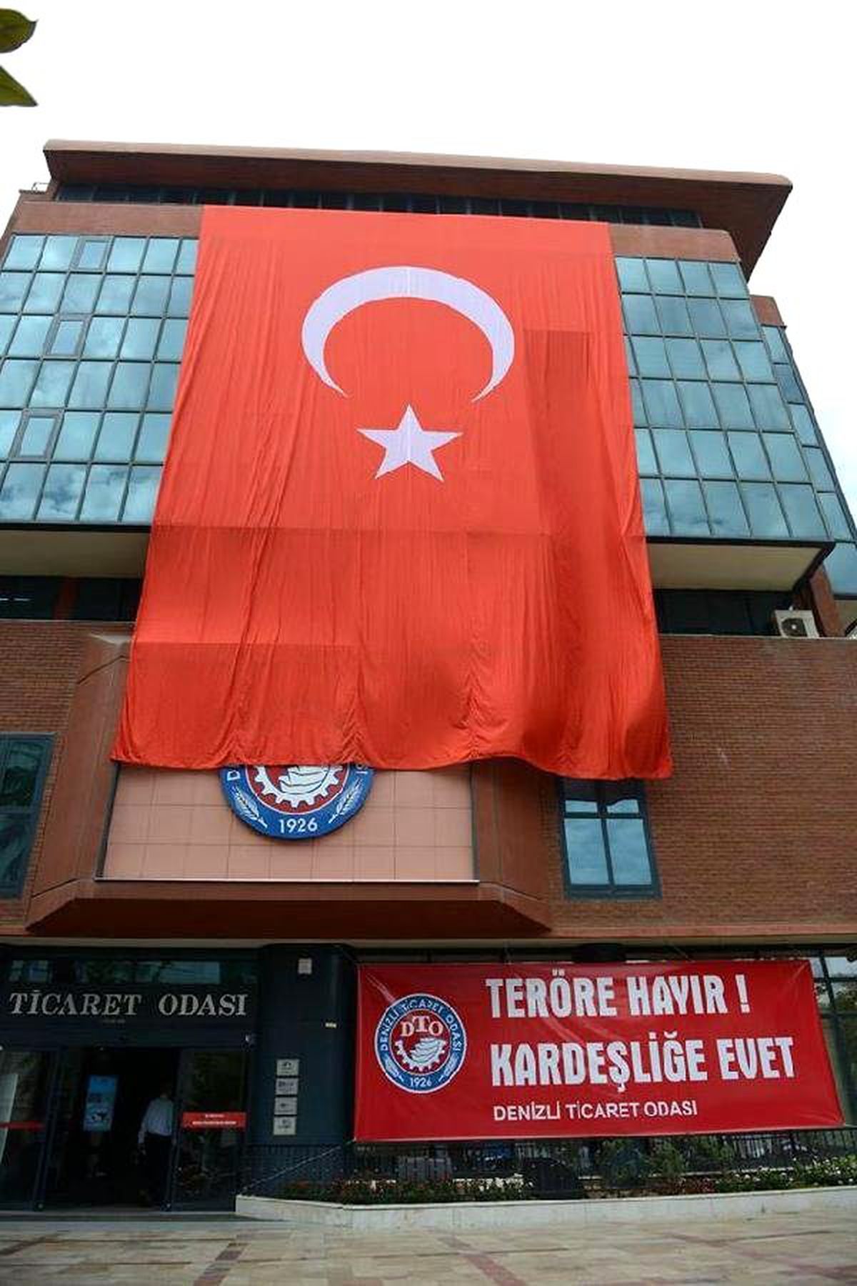 Dto\'dan Anlamlı Pankart