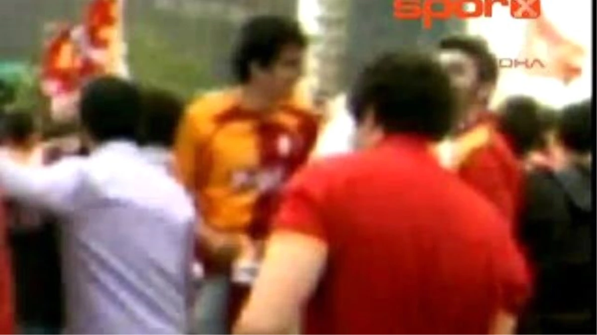 Galatasaray Taraftarı Florya Yerine Beşiktaş\'ta