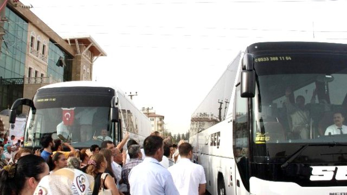 Gaziantep\'te Hacı Kafilesi Uğurlandı