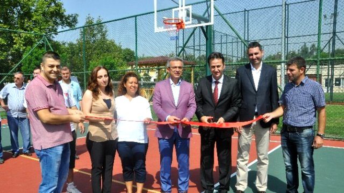 Gtü\'de Yenilenen Spor Sahaları Açıldı