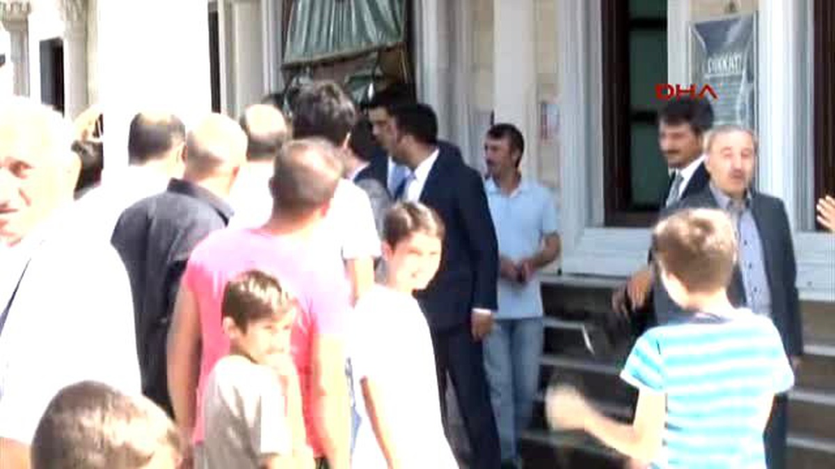 Gül\'den Soru Sormak İsteyen Gazetecilere Olumsuz Yanıt