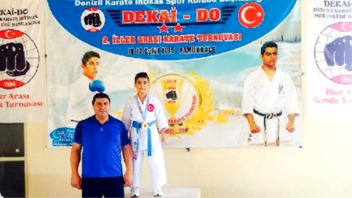 Hasan Celal Yıldırım, Dekai Do Karate Turnuvası\'nda Katada Altın, Kumitede Bronz Madalya Kazandı